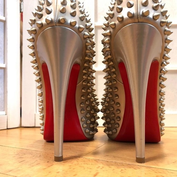Christian Louboutin Peeptoe Vendome Spikes Size 39 - Picture 8 of 16